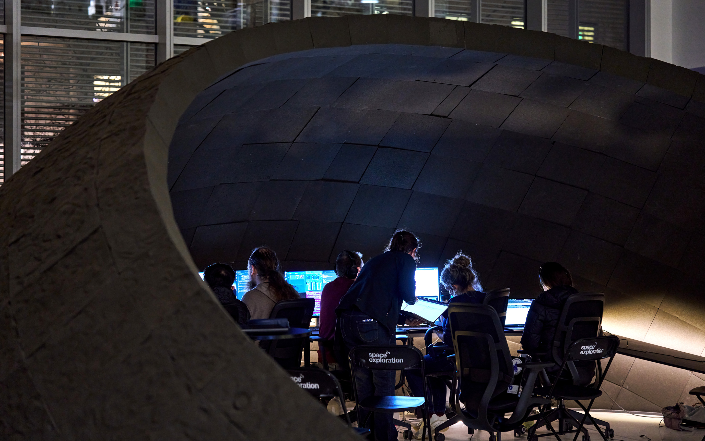 Luna — interior mission control