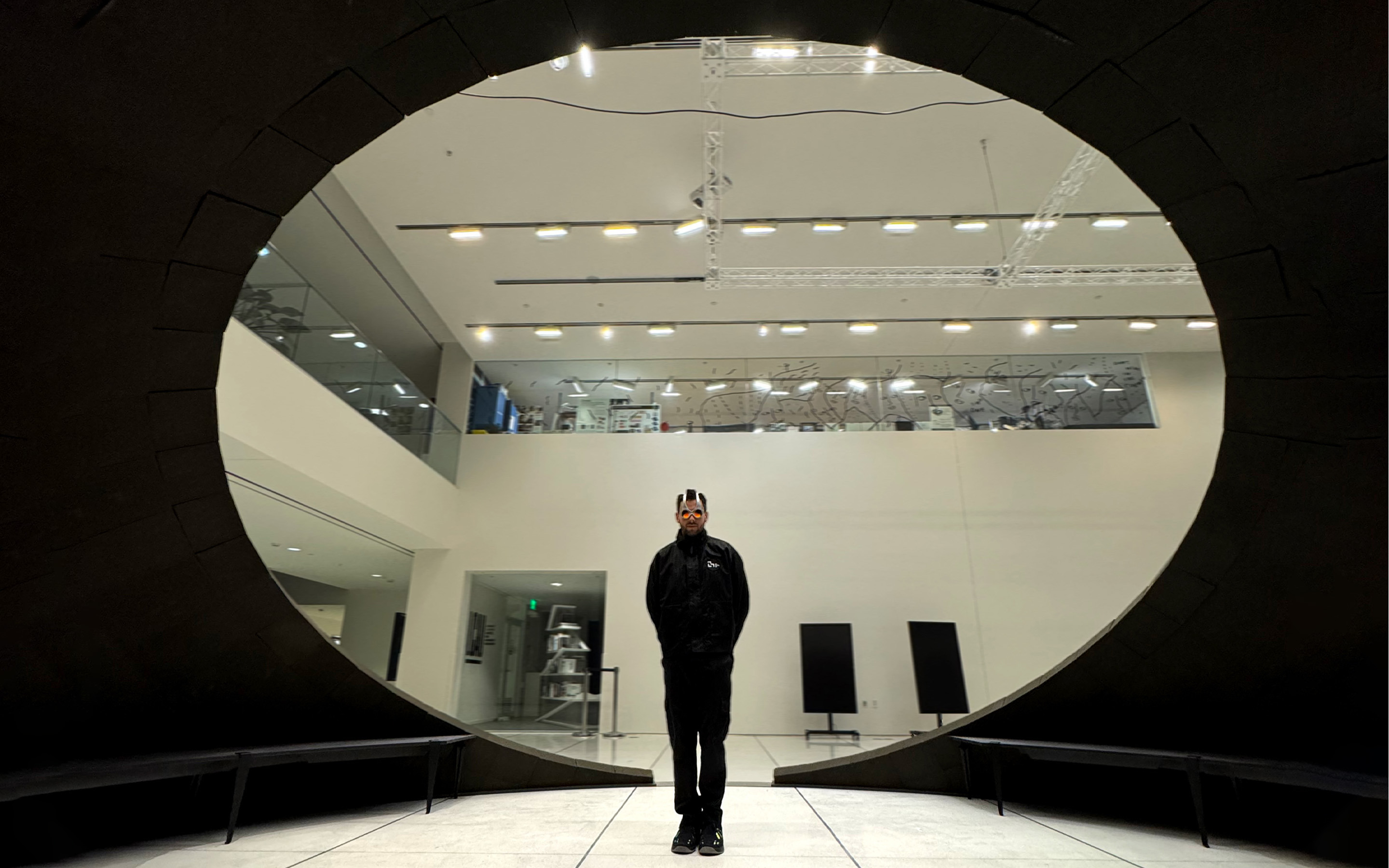 Luna — figure in oval opening